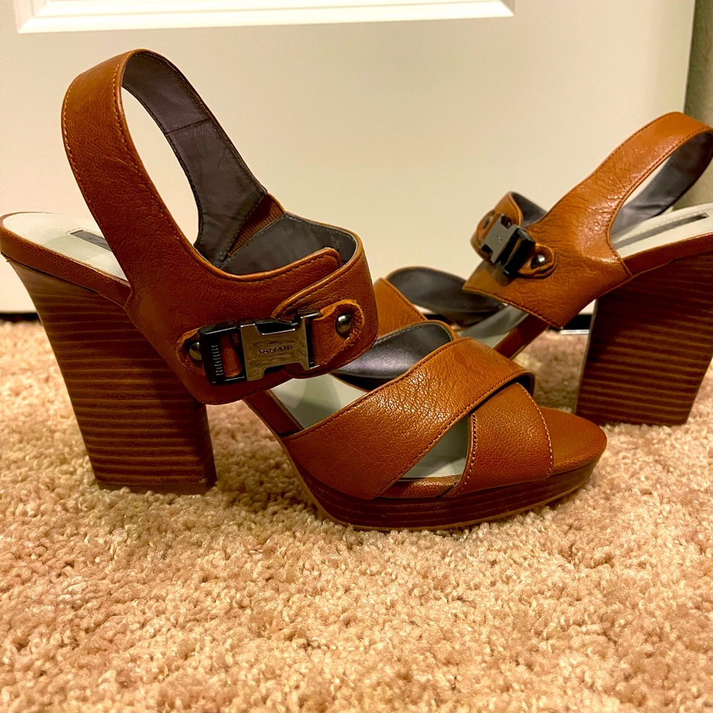 Tahari Sicily Brown Leather Heels Size 8.5